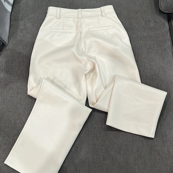 Babaton
Command Cropped Pant - Picture 5 of 5